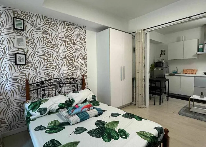 Azure 1bedroom Pool View * Manila